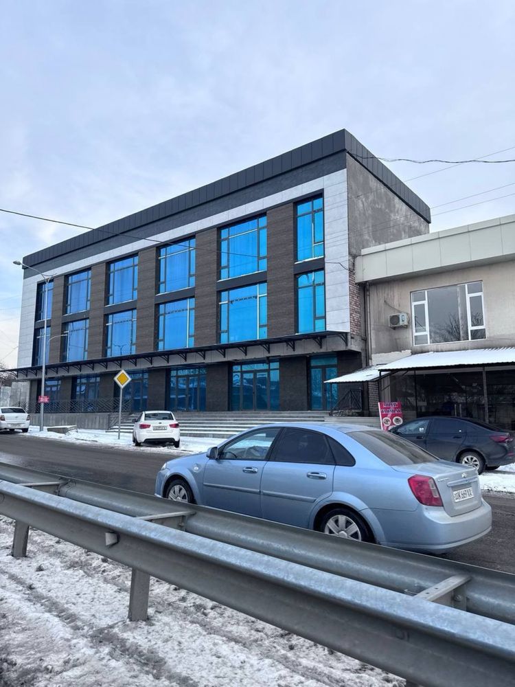 Назарбек мост отдельно стоящее здание 4соток 1268кв.м первая линия