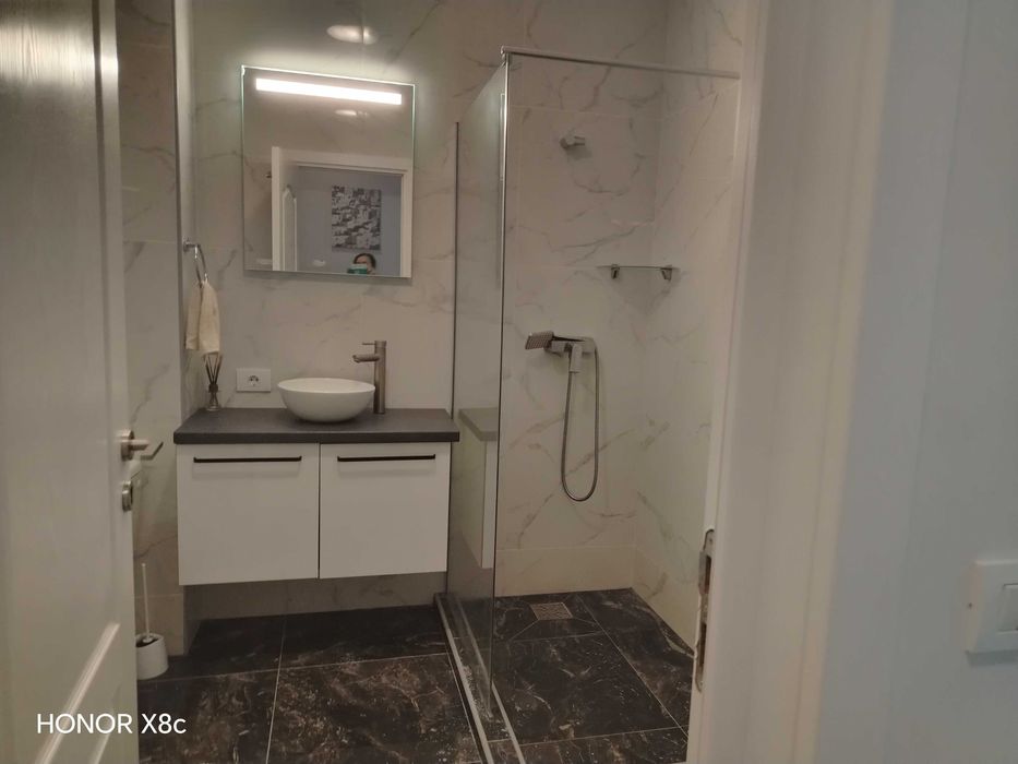 Apartament cu o camera în bloc nou