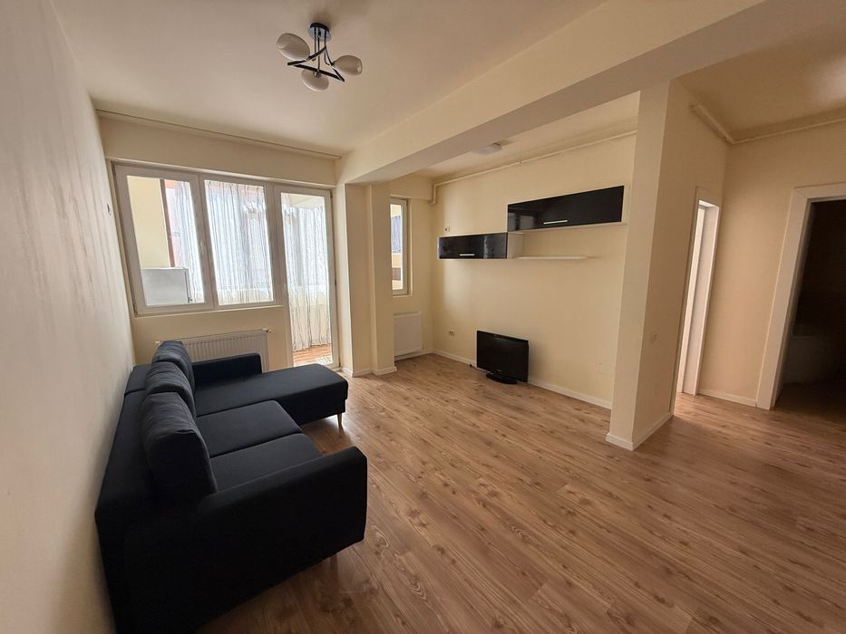 Inchiriez apartament