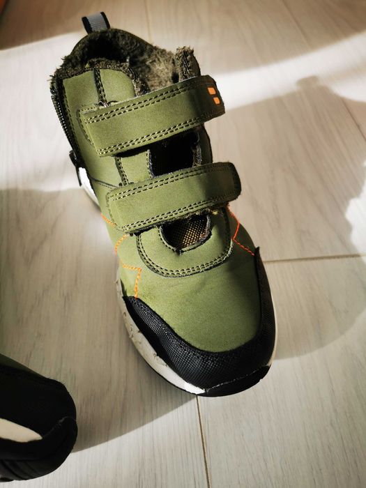 Зимни  обувки  за  момче