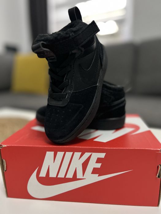 Детски зимни обувки NIKE Court Borough