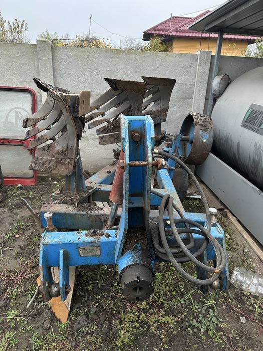 Vand plug 3 brazde reversibil PIVOT PLOW CA NOU