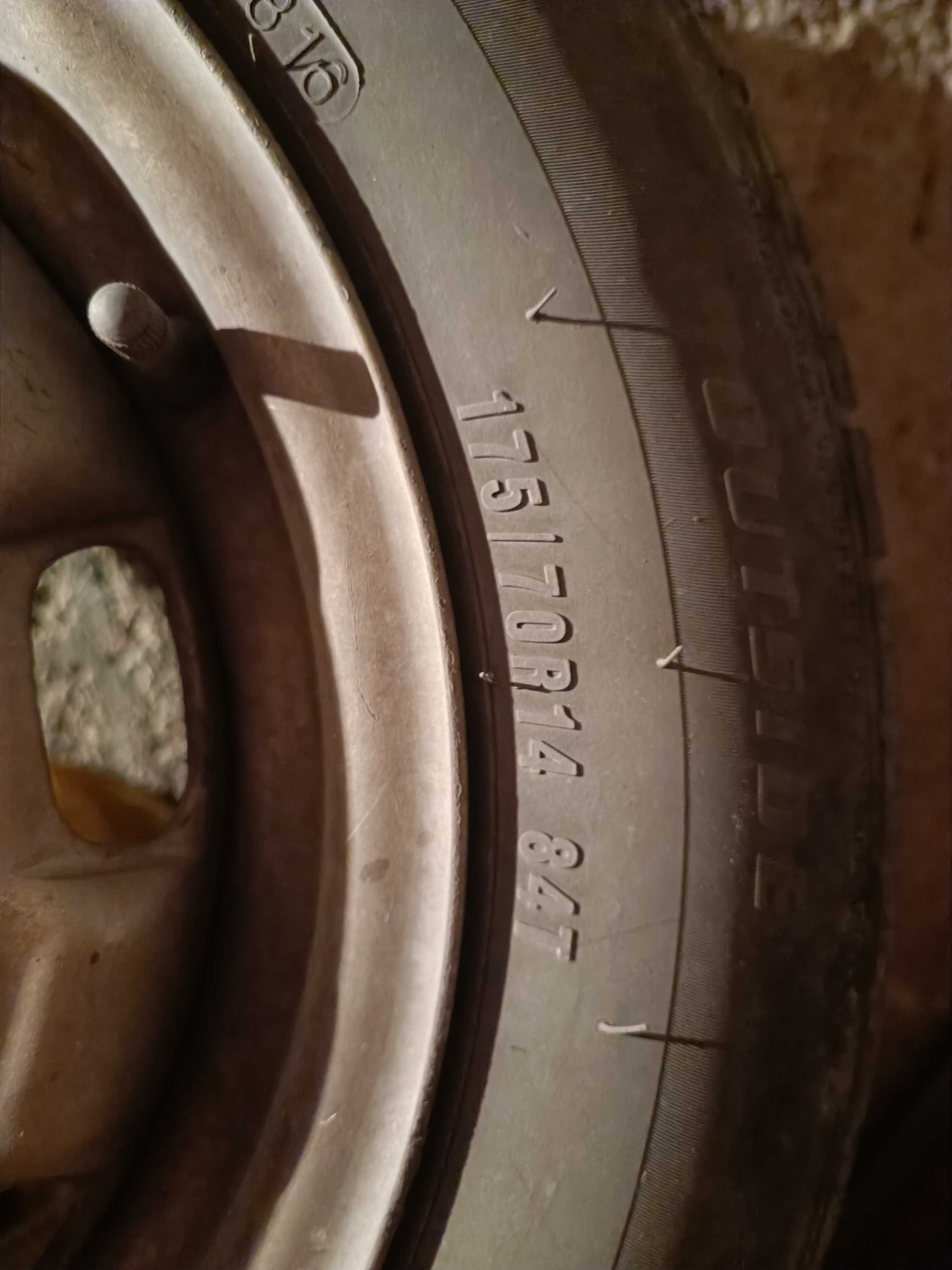 Джанти с летни гуми 175/70 R14