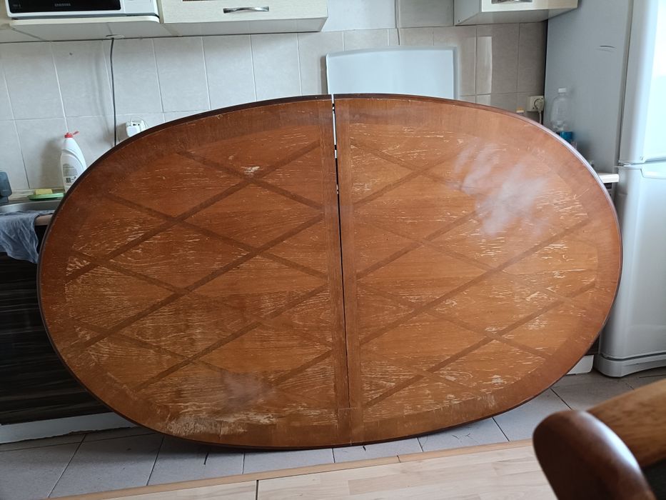 Стол для гостиной