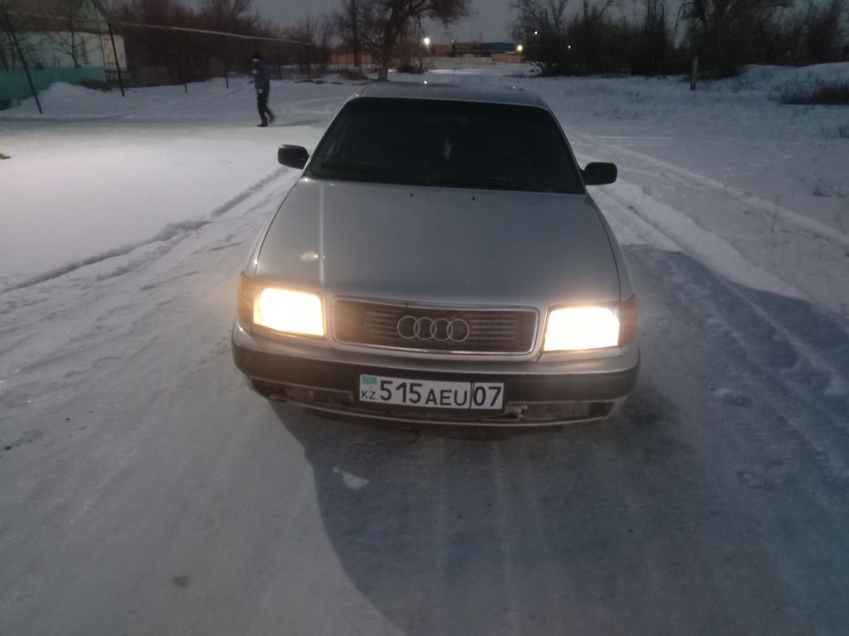 Ауди 100с 4. 2х литровый