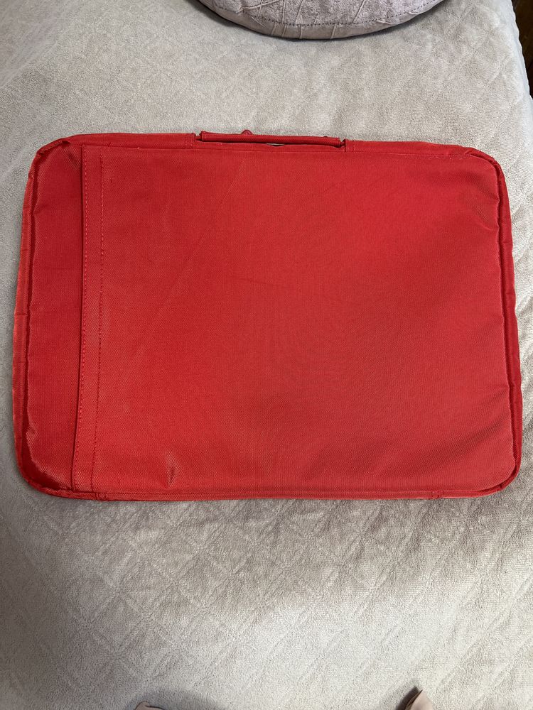 Чанта за лаптоп с подар, спортна чанта Puma с подарак портфеил на Roxi