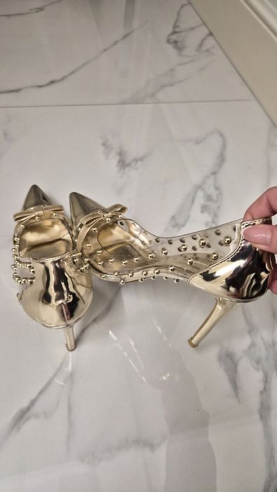 Стилни дамски обувки