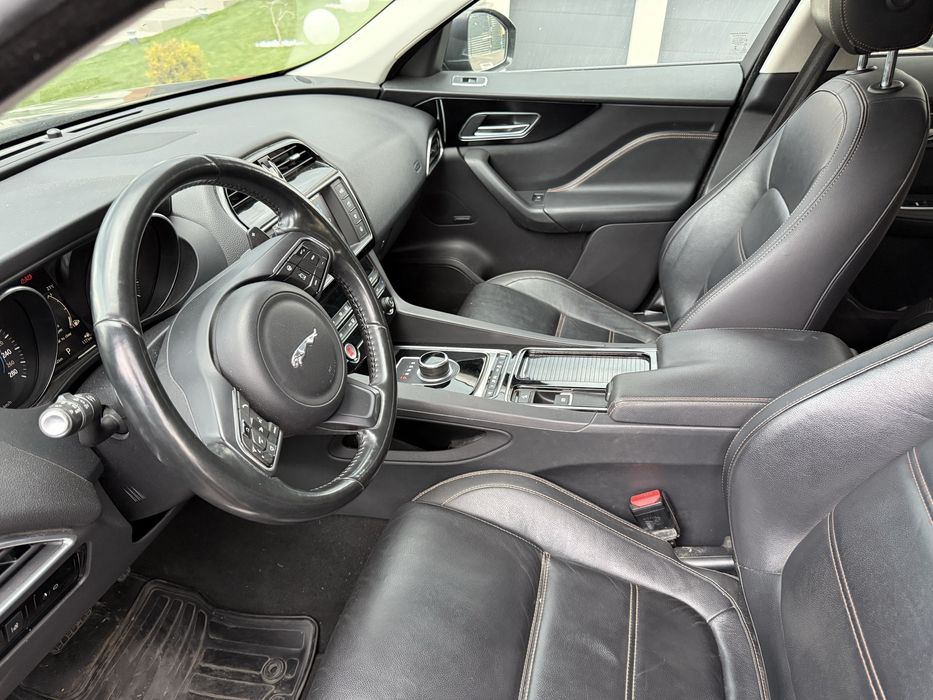 Jaguar F-Pace 2.0D 2016 negru