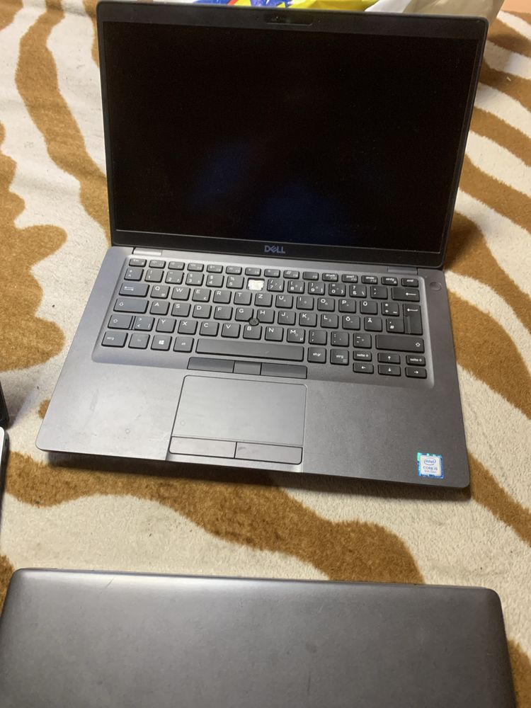 Demamebrez Dell Latitude 5400 i5 gen 8 incomplet