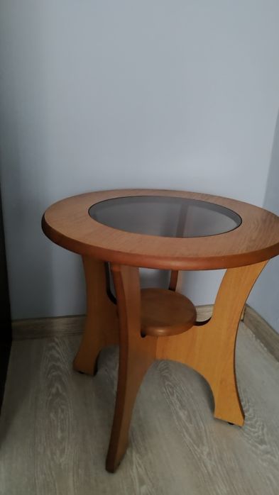 Masa rotunda din lemn