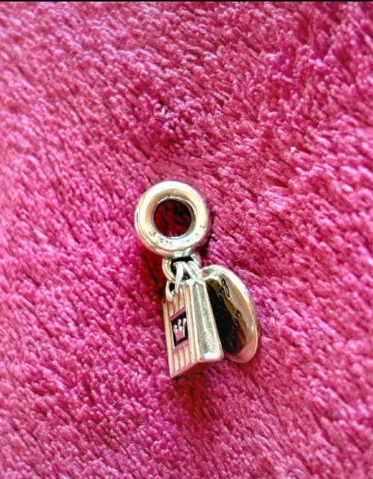 Charm Pandora Shopping queen