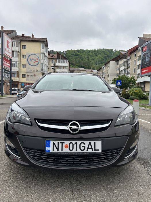 Se vinde opel astra j !