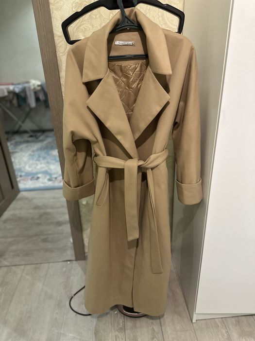 Пальто кэмэл демисезонное утепленное бежевое