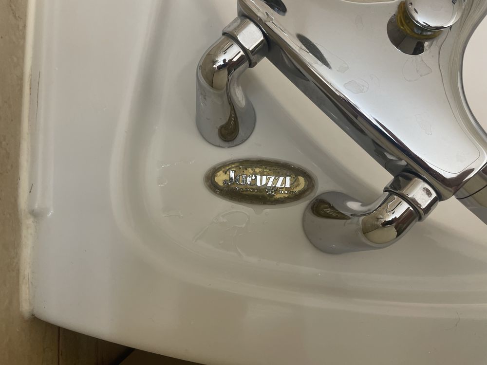 Jacuzzi cada vana whirlpool