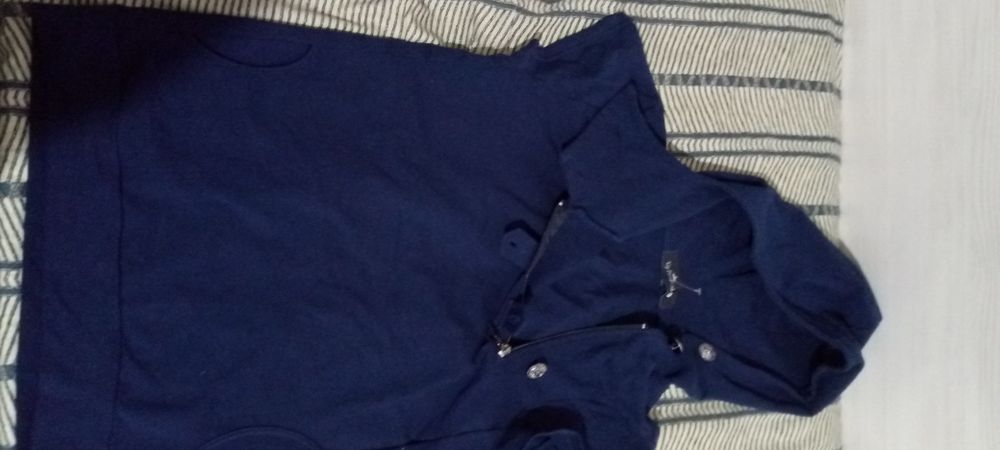 Безрукавка летняя с капюшоном