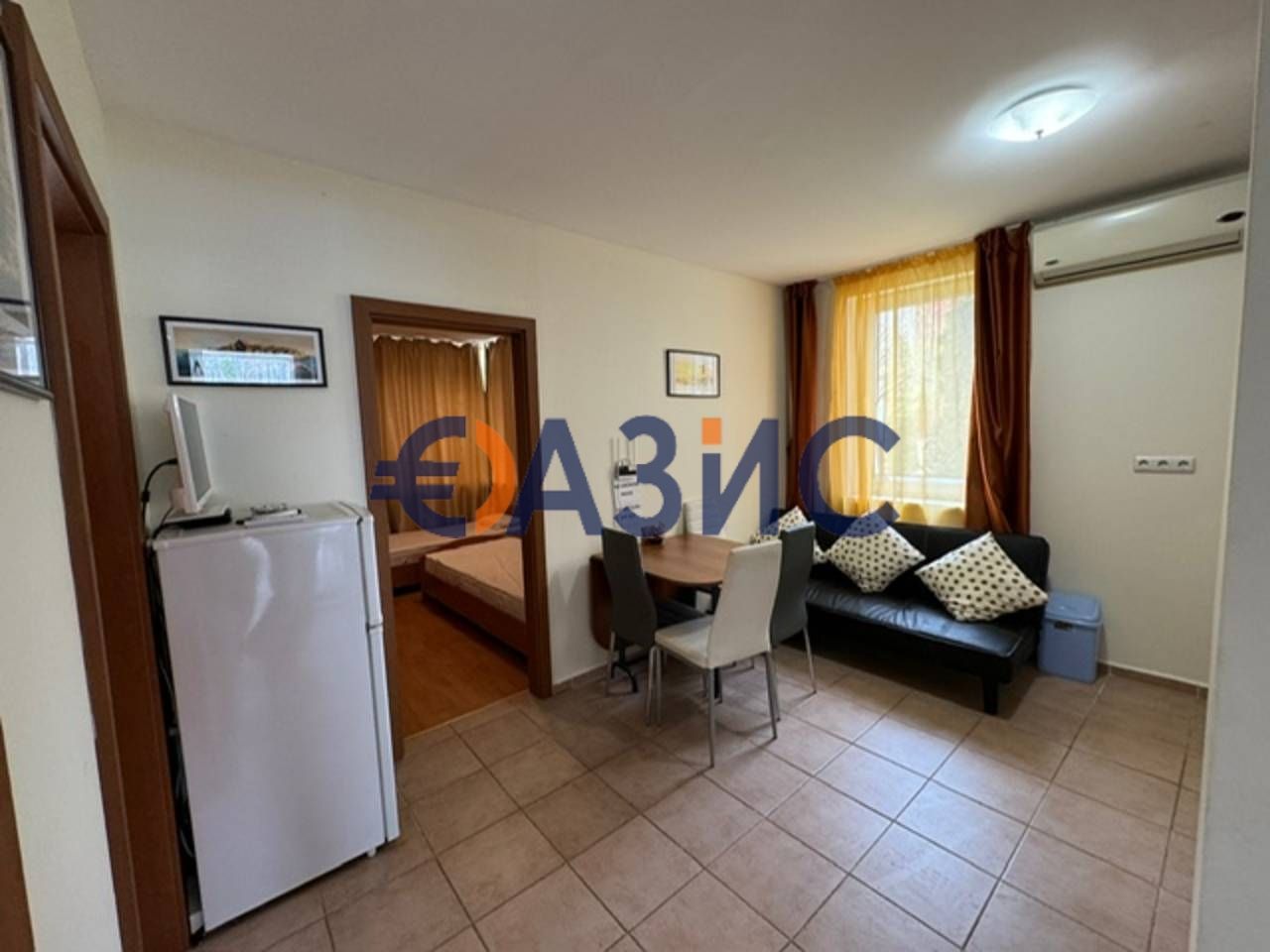 Продава се Тристаен апартамент в к.к. Слънчев бряг - 60 кв.м за 1117 €/кв.м - Снимка #2