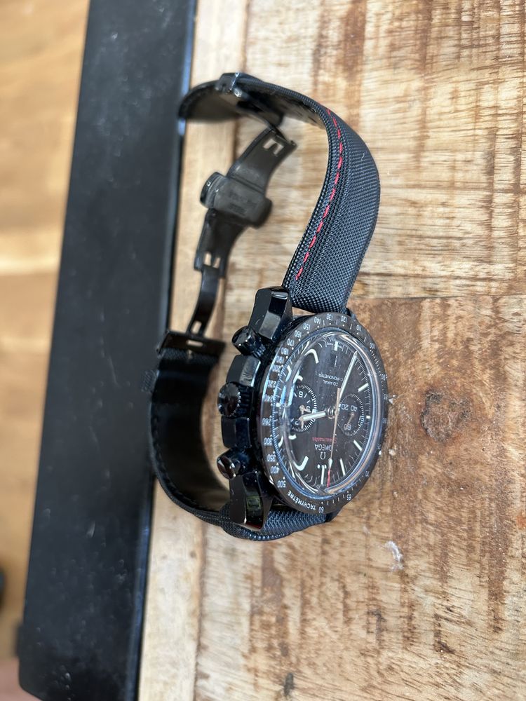 Часовник Omega Dark Side of the Moon automatic
