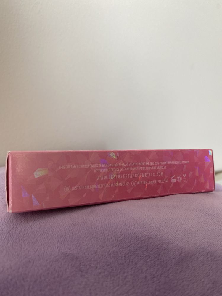 Magic star коректор на Jefre Star Cosmetics и tattoo liner KVD