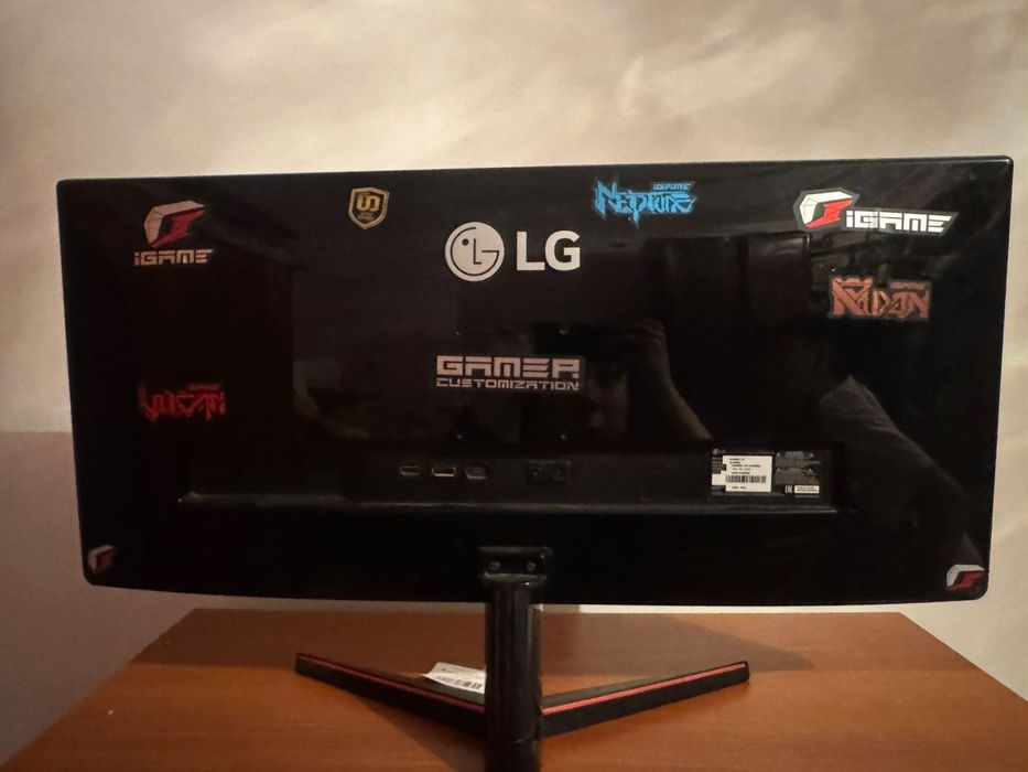 Монитор LG работает или не работает не знаю