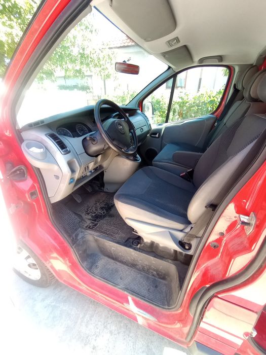 Opel Vivaro 2.0 CDTI, 122036km, 2008, model lung