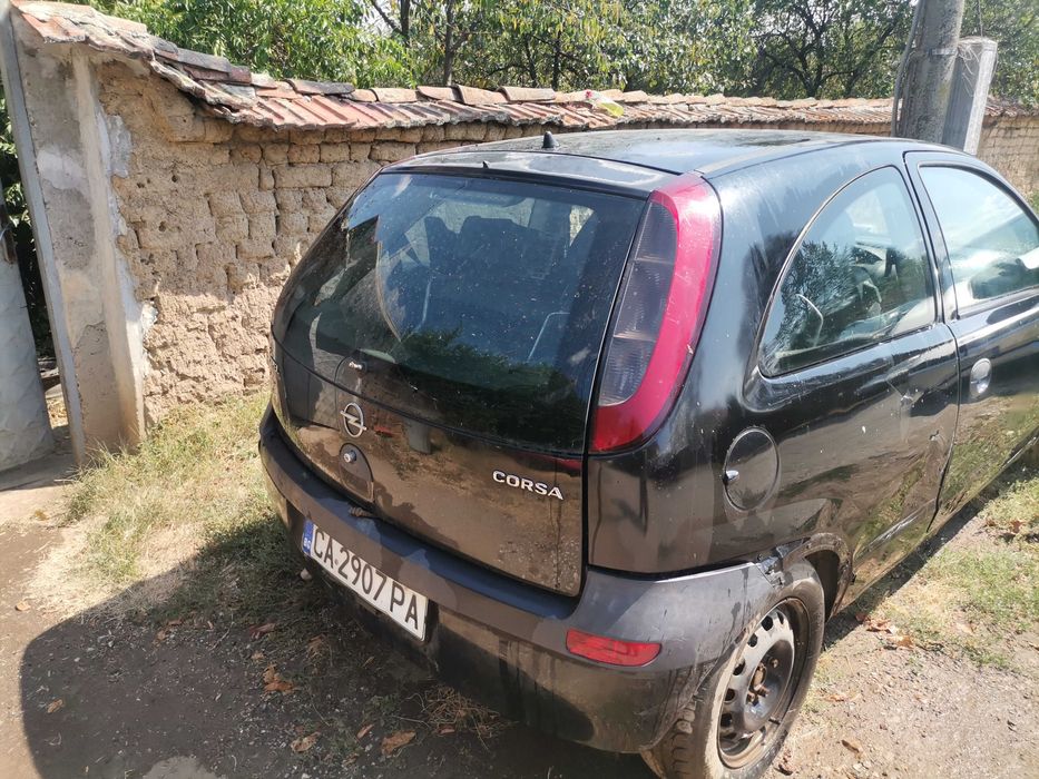 Продавам Opel Corsa 1.0 на части.