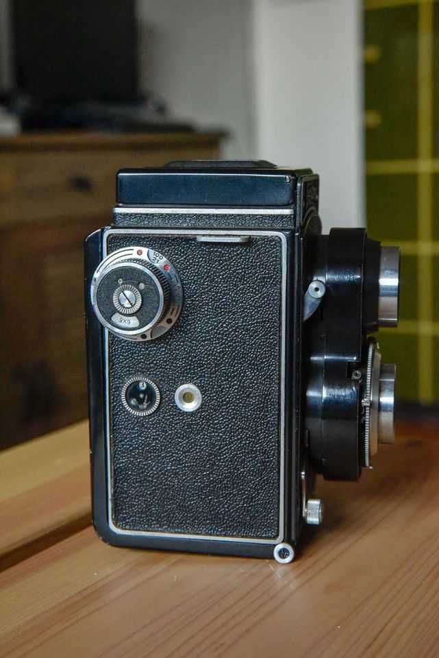 Филмов фотоапарат Meopta Flexaret IVa 6x6
