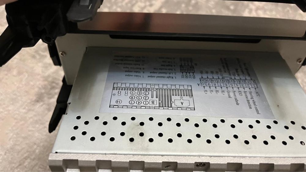 Магнитофон android на Land Cruiser 200