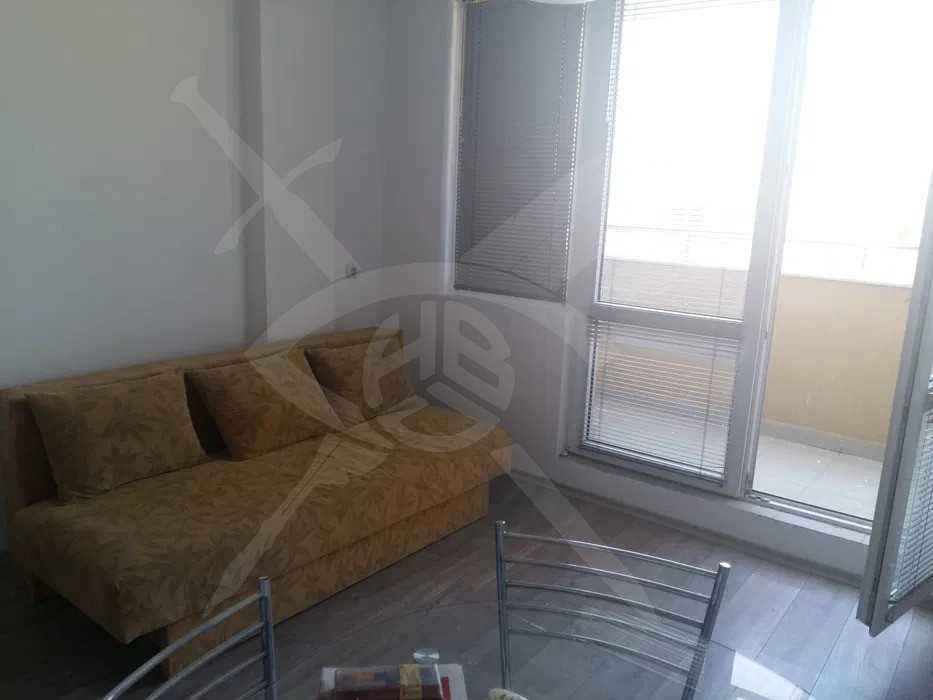 Дава се под наем Двустаен апартамент в Варна, Трошево - 50 кв.м за 375 € - Снимка #1