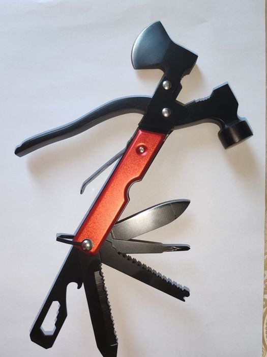 Unealta multifuncțională tip briceag