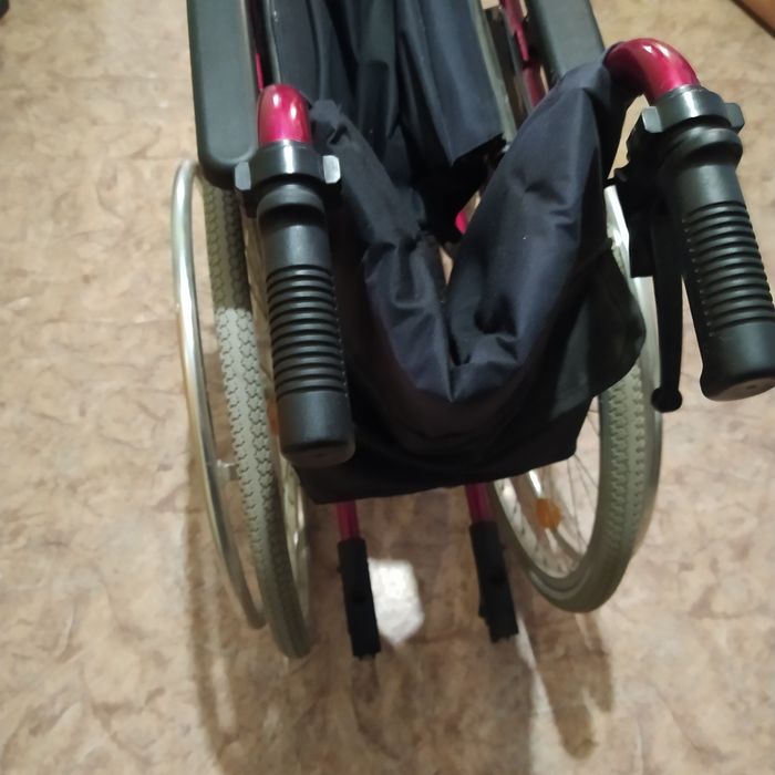 Продаю инвалидную коляску трансформер