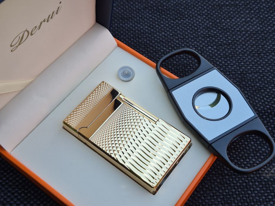Луксозна газова запалка Derui с подарък резачка за пури,четири цвята