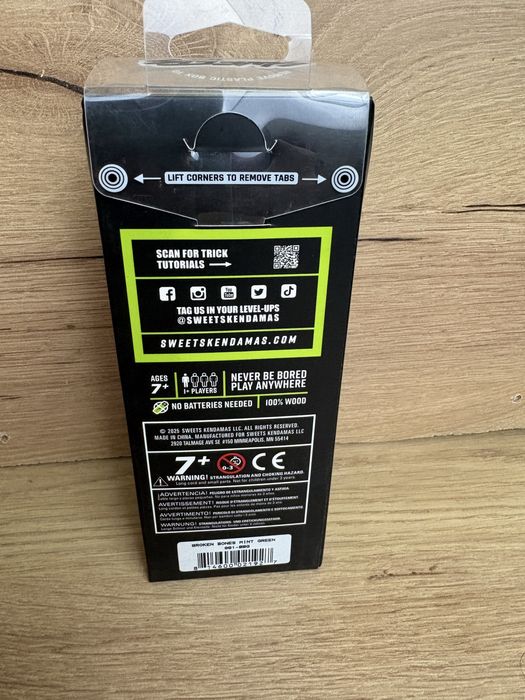 Sweets Kendamas Broken Bones Mint Green nou sigilat