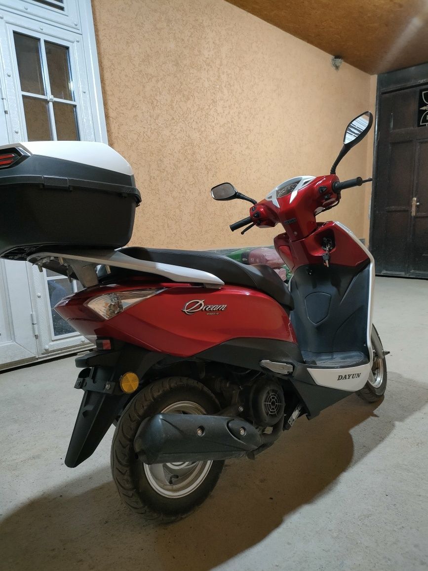 Срочно Продам скутер Dayun dream 125