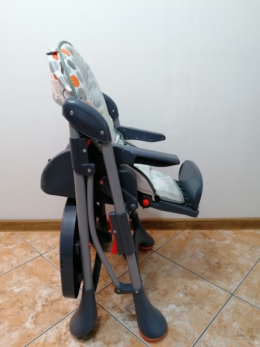 Scaun pentru servit masa bebeluș