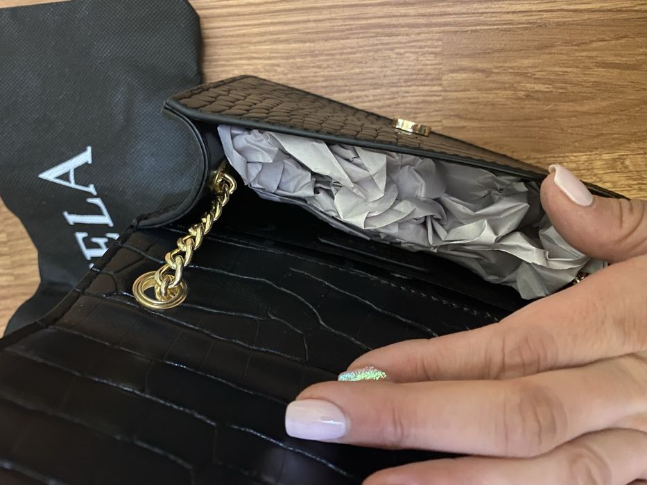 Чанта Carvela черна