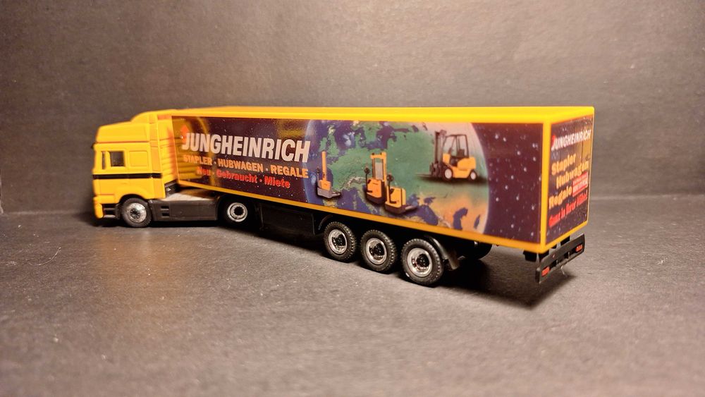 Камиончетa модели 1/87