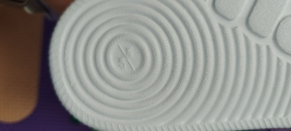 Papuci plajă,mare Navive gen Crocs 37-38