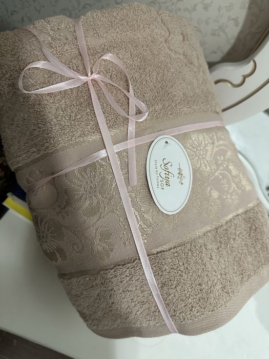 полотенце является продукцией бренда Safiya Home.