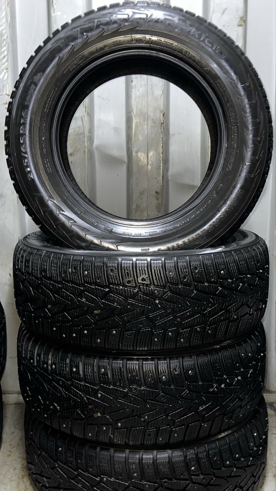 215/65 R16 Комплект зимние шипованные шины Nokian Hakkapeliitta 7