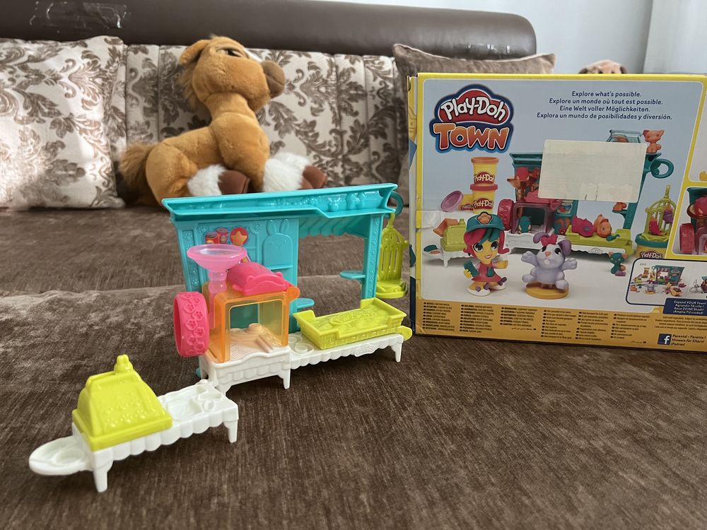 Joc Play-Doh Town- Pet store