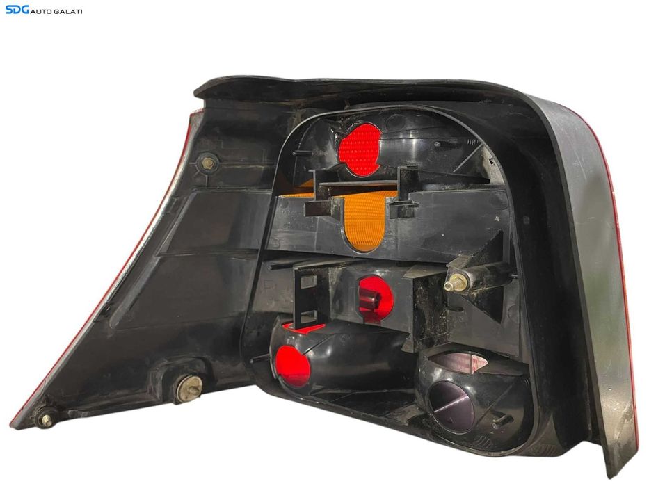 Stop Tripla Lampa Dreapta Volkswagen Golf 4 Hatchback Scurt 1998 - 2005 Cod 1J6945112T [LR0096]