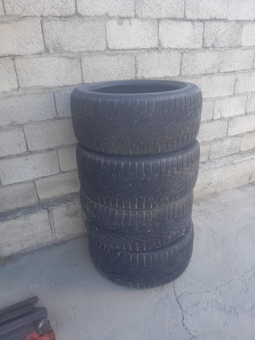 Продаётся Шины б/у R20