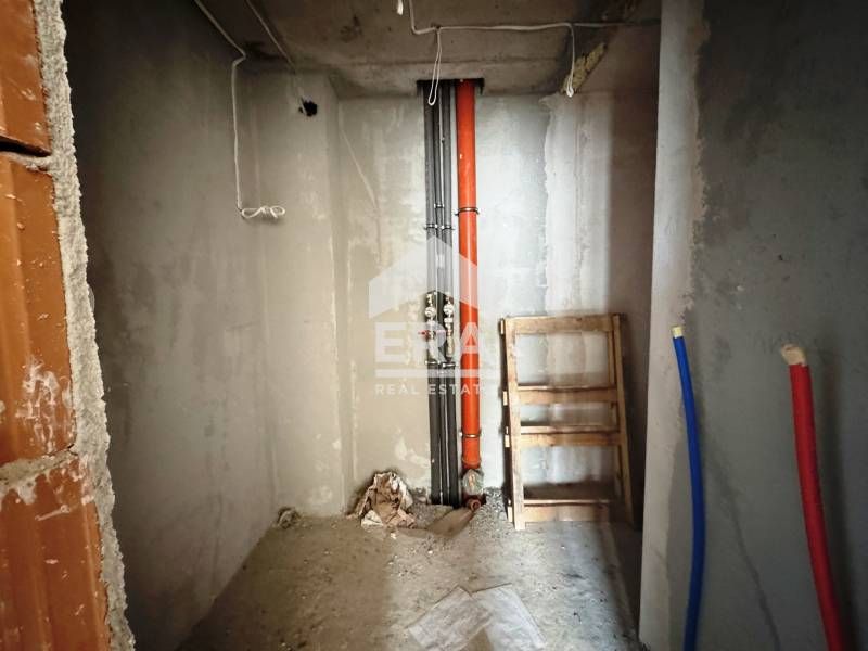 Продава се Тристаен апартамент в Русе, Цветница - 117 кв.м за 1547 €/кв.м - Снимка #10