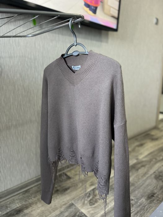 Продаю теплую кофту рванку