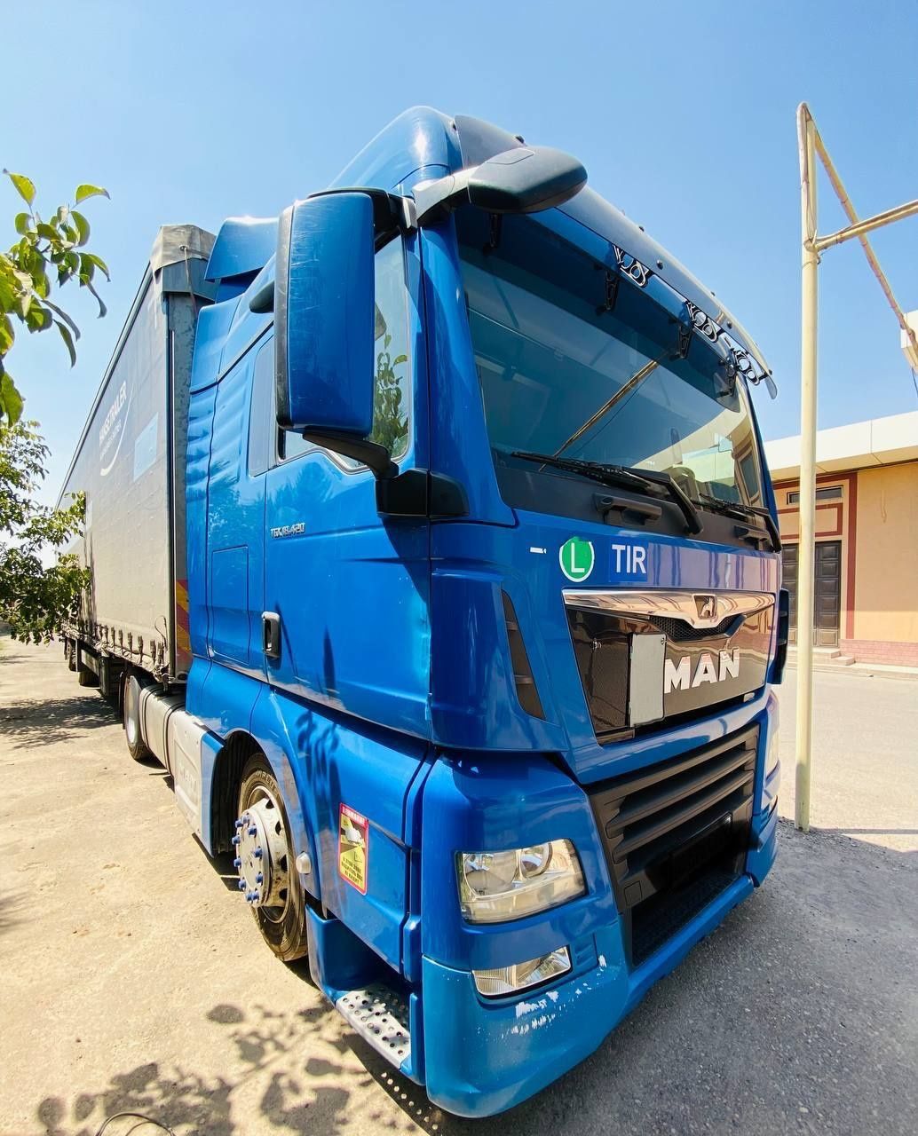 MAN TGX 420 MEGA EURO 6
 Schmitz Mega 105m3