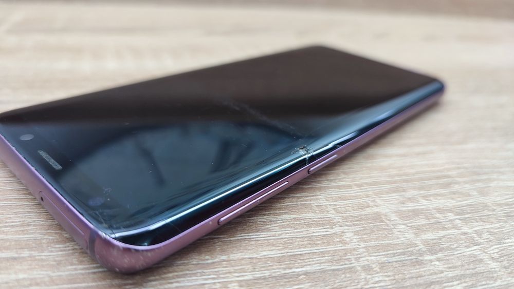 Samsung S9 Usor fisurat perfect functional