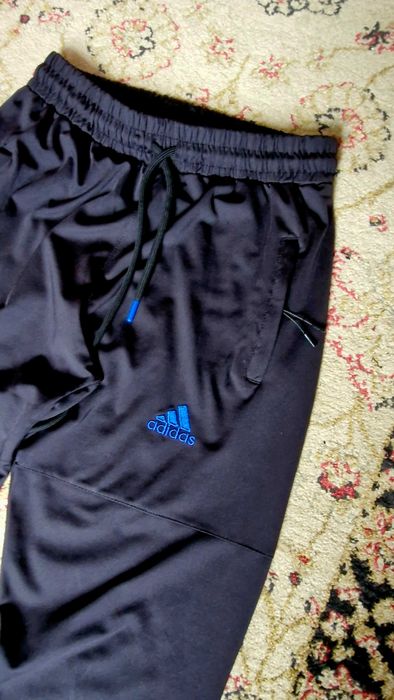Pantalon silon Adidas,  masura M, noi cu eticheta