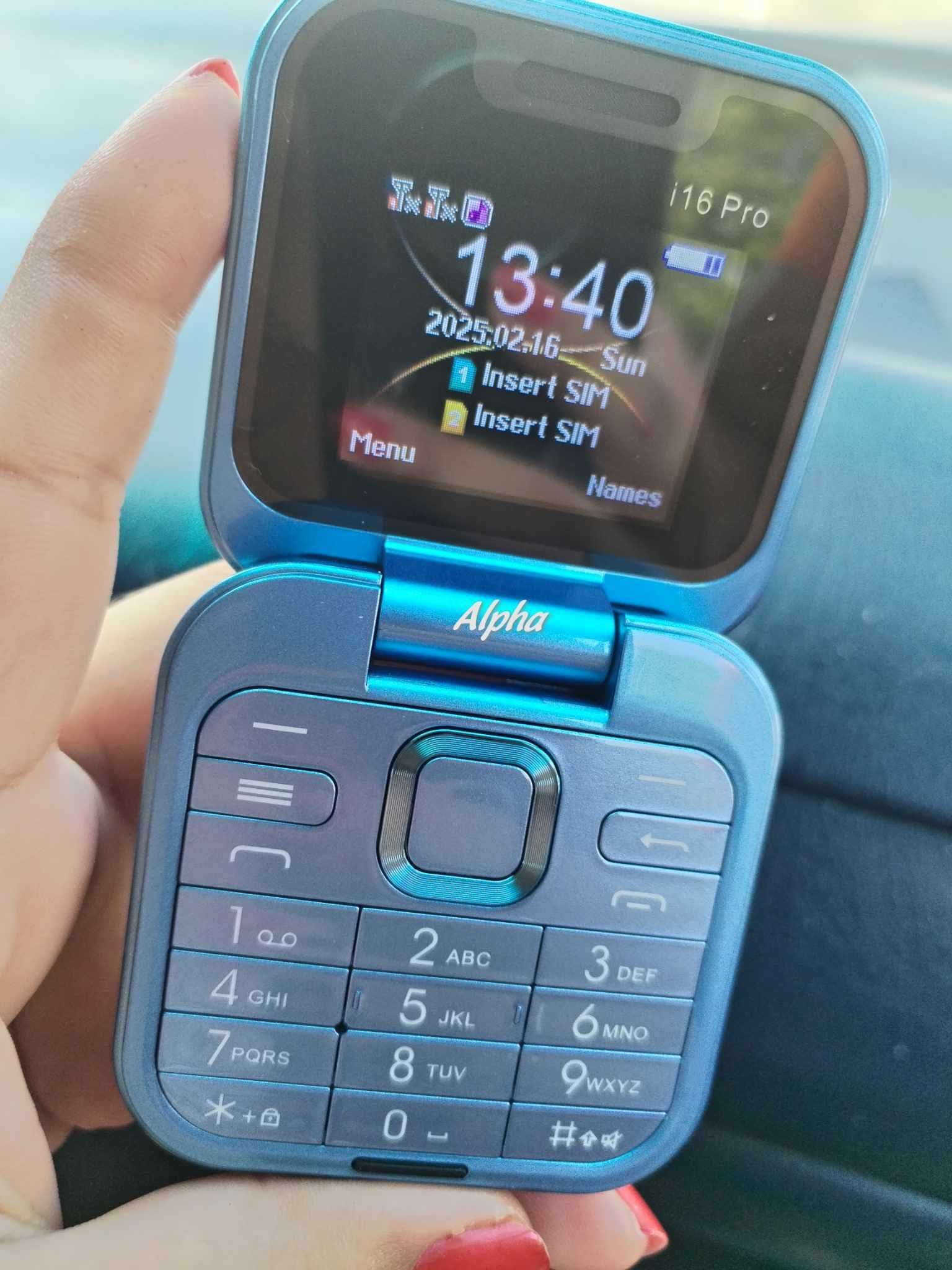 Сгъваем мобилен телефон i16 Pro – 2 SIM, камера, фенерче, FM радио