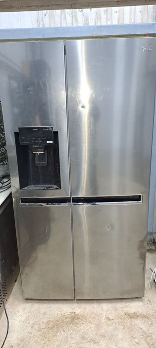 Хладилник с фризер LG side by side