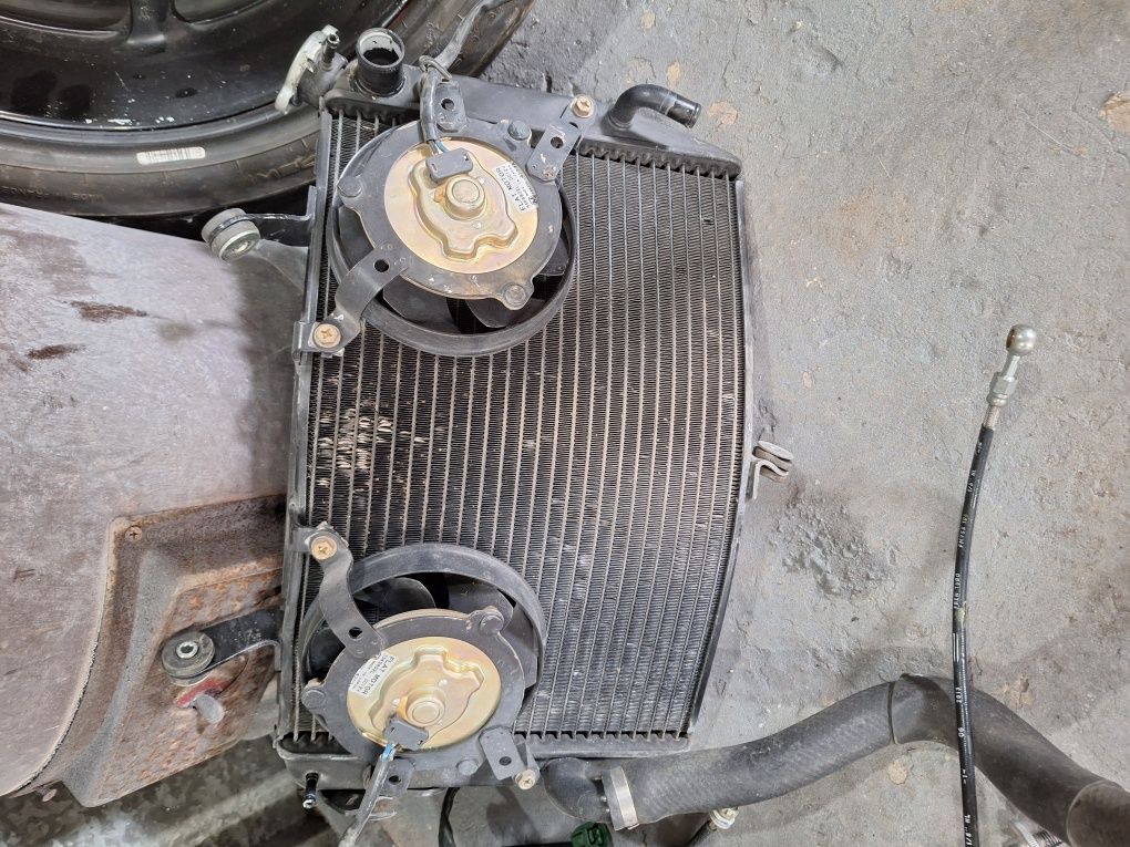Yamaha R1 Rn12 2006г на части!